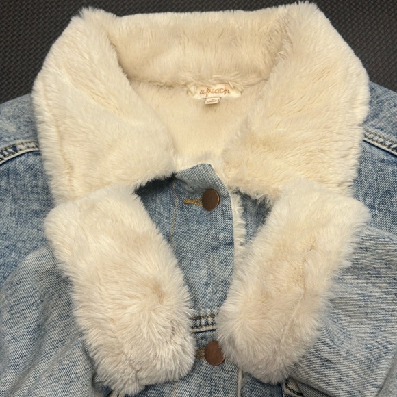 Oversized Faux Sherpa Jean Jacket - Picture 9 of 14